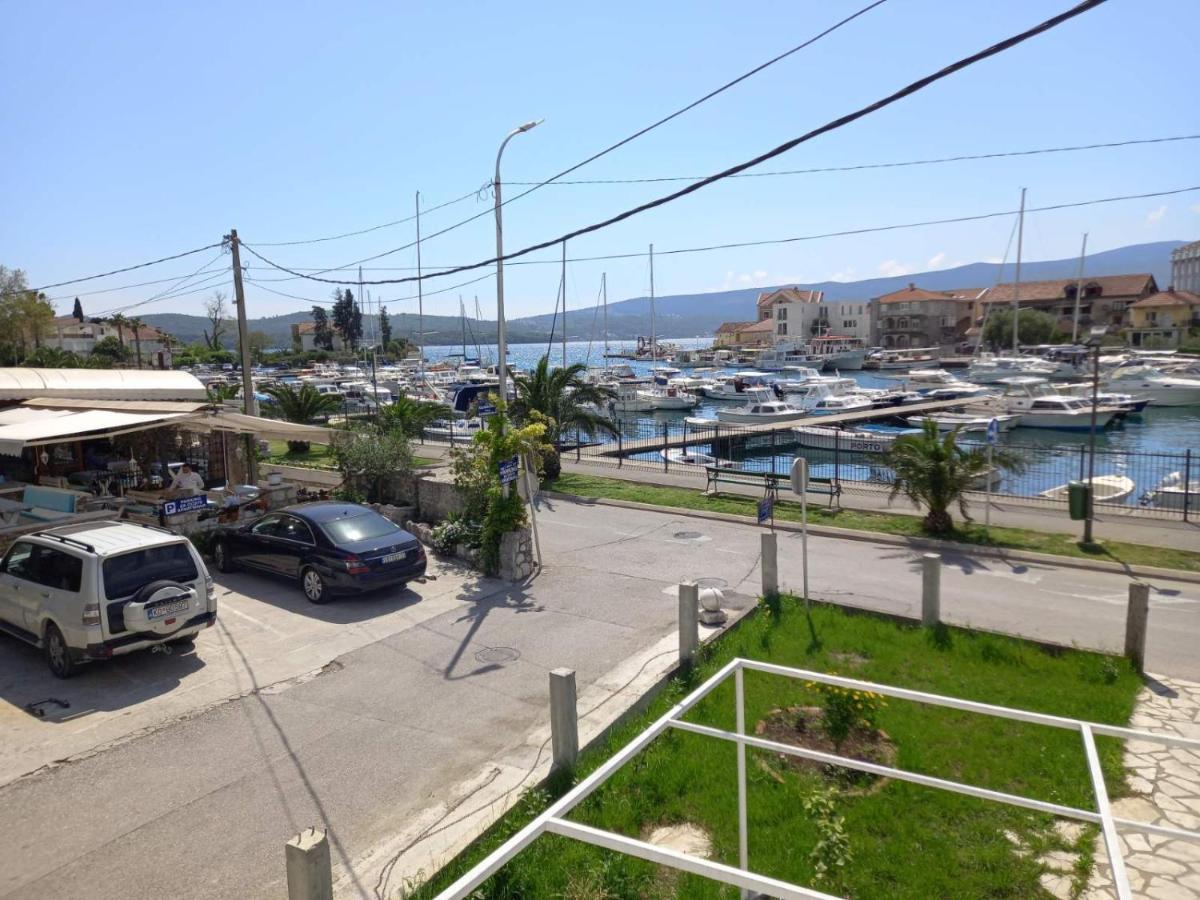 Old Marine House Lägenhet Tivat Exteriör bild