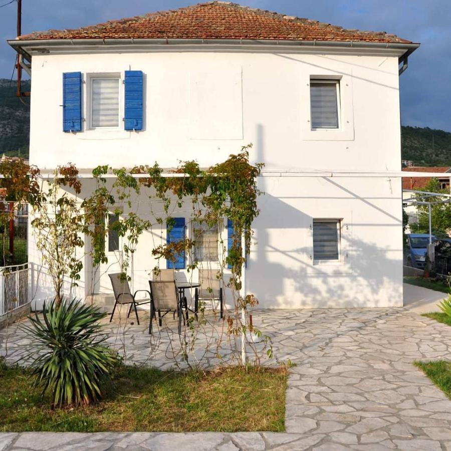 Old Marine House Lägenhet Tivat Exteriör bild